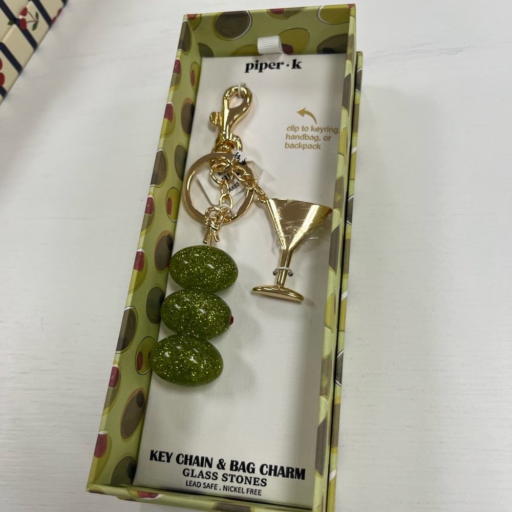 NWT ⚜️🍸🫒⚜️ Piper K Gold and Green Martini Olive Keychain and Bag Charm - Picture 13 of 13